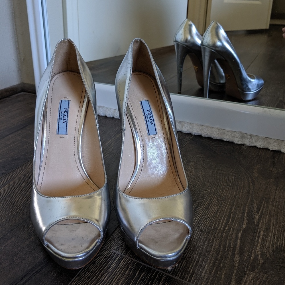 Prada (Please read description)